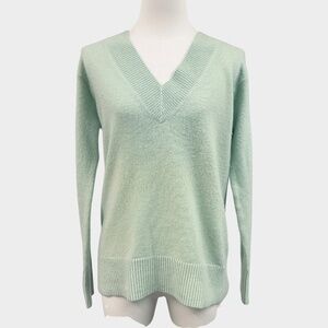Vince Cashmere Wool V-Neck Sweater XS Mint Green Ribbed Trim‎ Cozy Layering